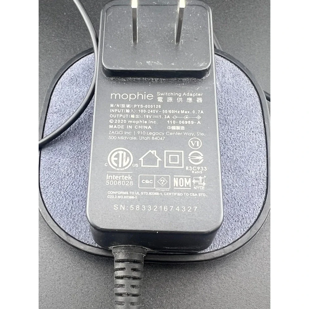 Mophie Wireless Charging Pad Black Gray Fabric Qi Charger with Adapter
